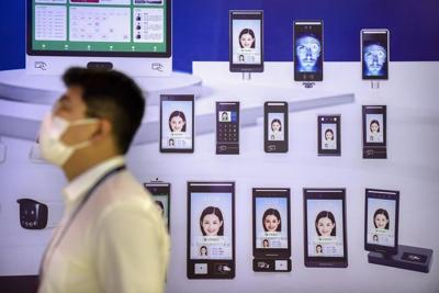 La reconnaissance faciale des téléphones pourrait être utilisée aux frontières