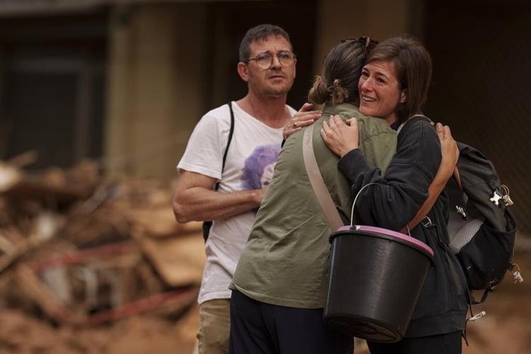 'It is all in ruins.' The shattered lives of Paiporta at the epicenter of Spain's floods