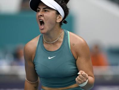 Andreescu advances to second round at French Open with win over Azarenka