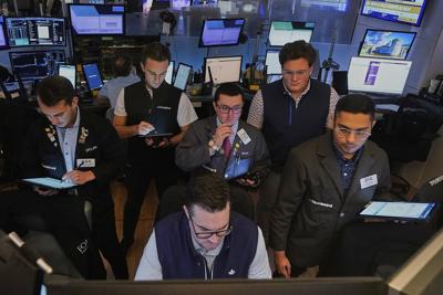 S&P/TSX composite down in late-morning trading, U.S. stock markets also lower