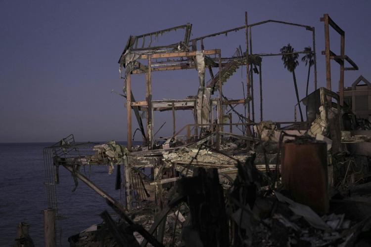 Southern California faces new wildfire warnings as near hurricane-force winds regain strength