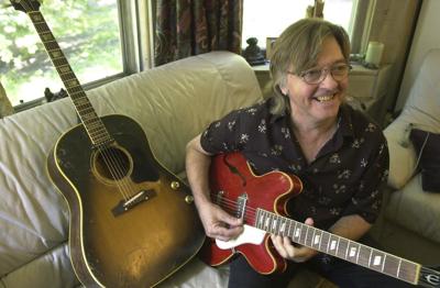Joey Molland, a guitarist with 1970s Welsh pop-rock band Badfinger, dies at 77