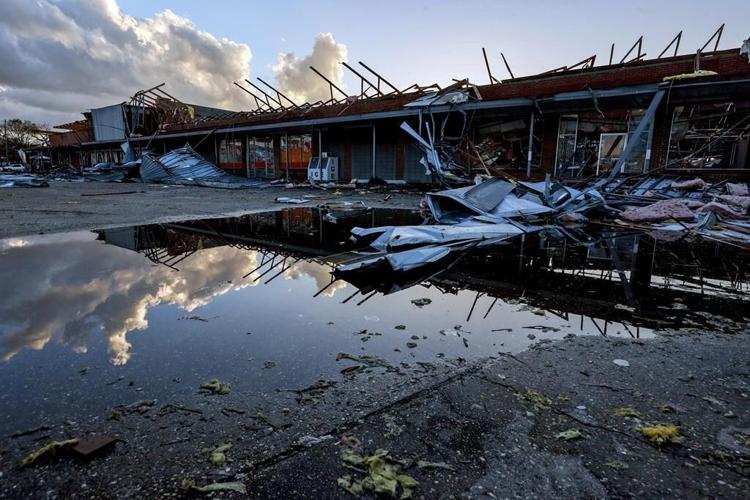 Tornado hits Selma, Alabama; 9 deaths reported across South