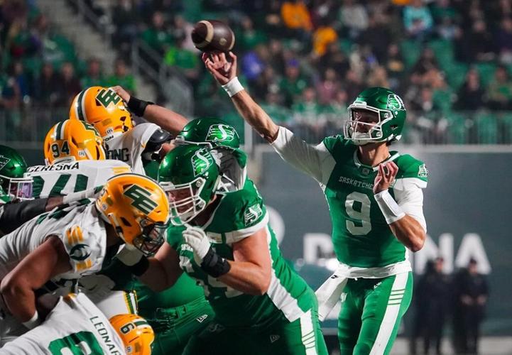 Surging Elks rally with late Ford touchdown to tip Roughriders 36-27