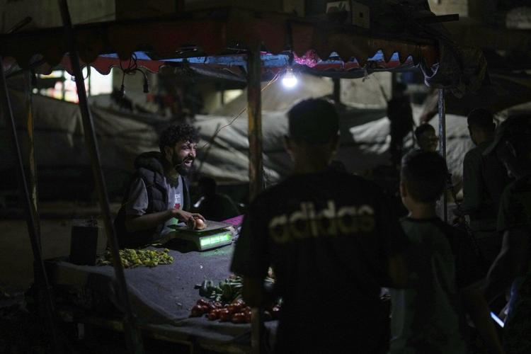 Photos in Gaza City, where the beach offers fleeting respite as war and famine grind on