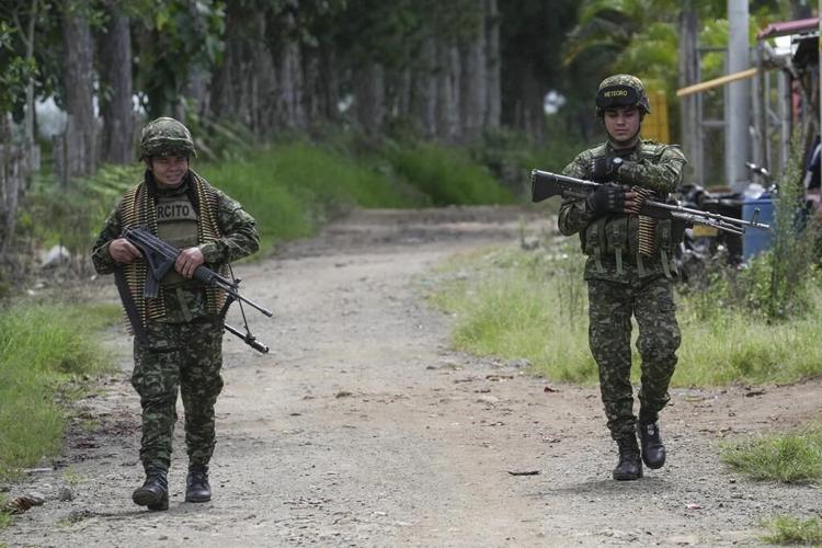 Violence intensifies in southwest Colombia as FARC holdout group attacks police and military