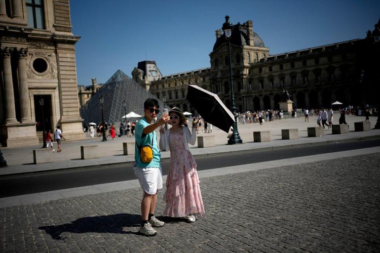 A red alert over France, and heat that may rewrite the record books
