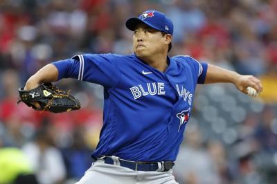 Jays pitcher Hyun Jin Ryu leaves game after being struck by liner