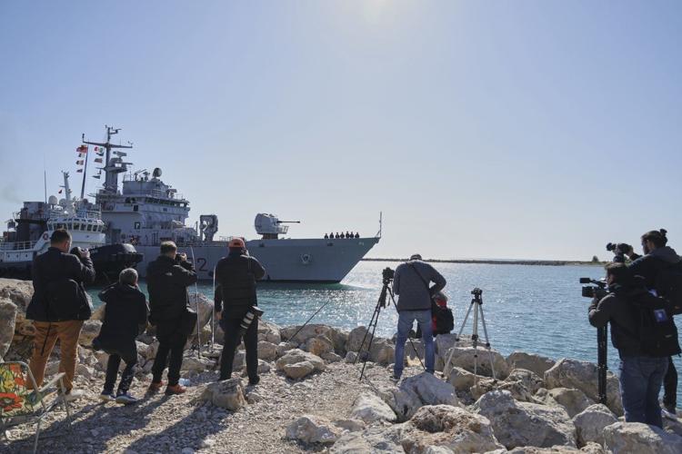 Italy sends rejected migrants to detention centers in Albania