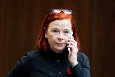 Minister mum on confidence in CBC head, says work to find successor begins next year
