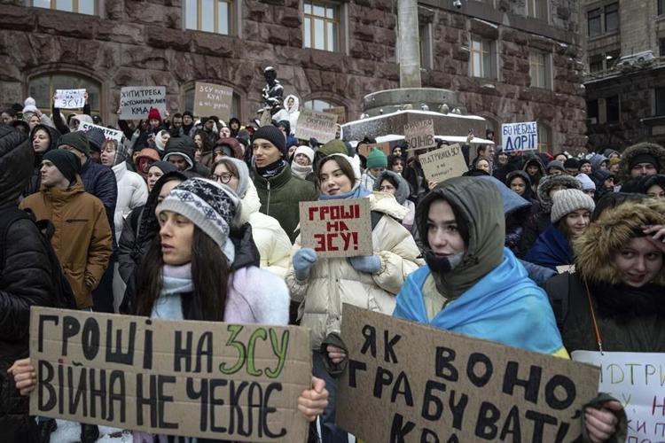 Kyiv protesters demand more spending on Ukraine's war effort and less on local projects