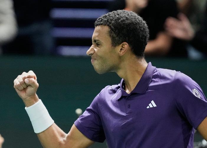 Canada's Auger-Aliassime rallies past Altmaier to reach Paris Masters quarterfinals