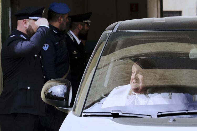 PHOTO COLLECTION: Holy Week Around the World