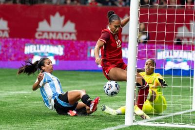 Rose scores, ɫֱ women's soccer team blanks Argentina 3-0