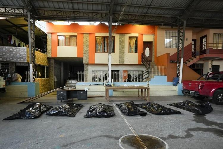 Rescuers find more victims after a landslide in Ecuador, rising the death toll to 8