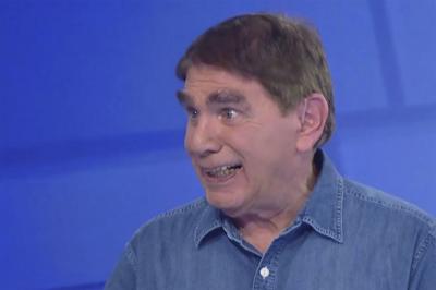 ALS sidelined this Israeli TV journalist. AI is helping him make a comeback.