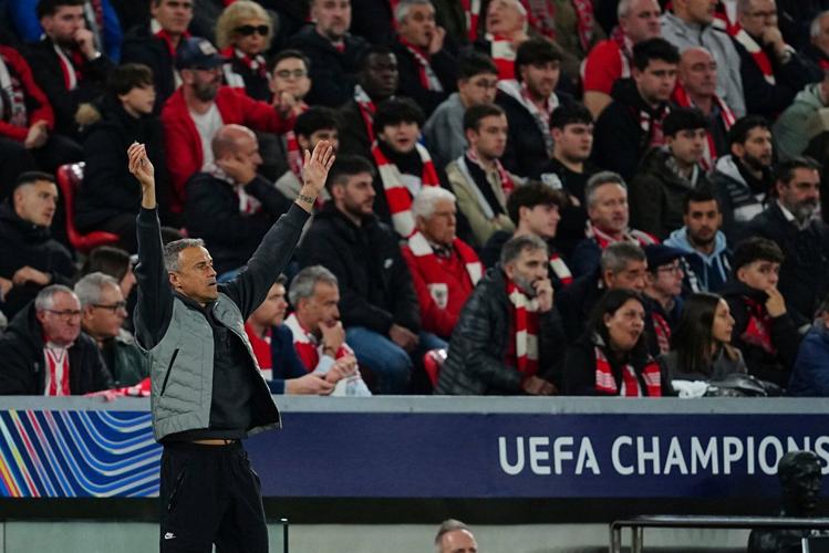 Jeers as Real Madrid loses 2-1 to Man City and pressure grows on Alonso. Arsenal wins, PSG draws