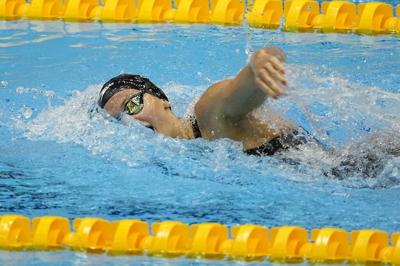 Summer McIntosh wins 100-metre free at ɫֱ Swimming Open