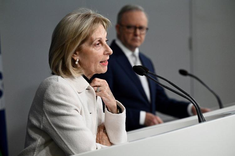 Report on curbing anitsemitism in Australia recommends threatening university funding