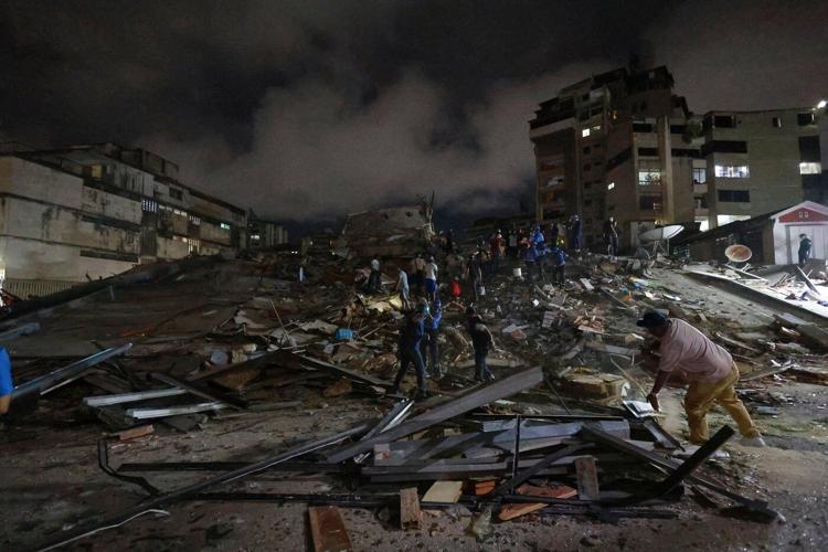 Powerful earthquakes rock Venezuela, killing at least 32 people. Death toll is expected to rise