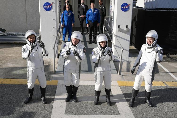 Russian and US space chiefs meet to discuss continued cooperation