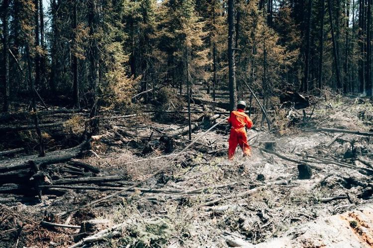 Quebec town evacuated while others return home as wildfire fight continues