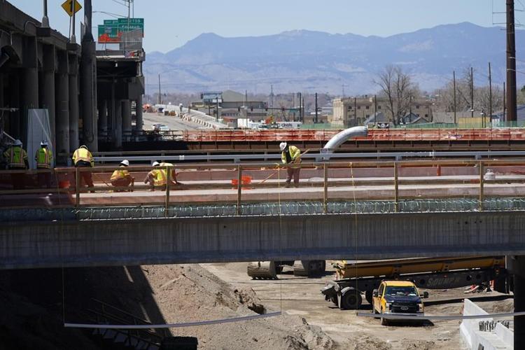 White House aims to speed-up pace of building infrastructure