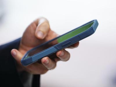 MPs debate studying cellphone plan hikes as some companies raising prices