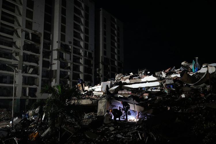 Spotless uniforms, stalled cranes: Inside Venezuela’s faltering quake rescue effort