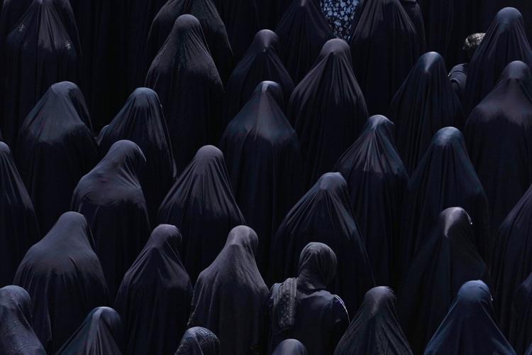 Shiite Muslims mark the end of the Arbaeen pilgrimage in photos