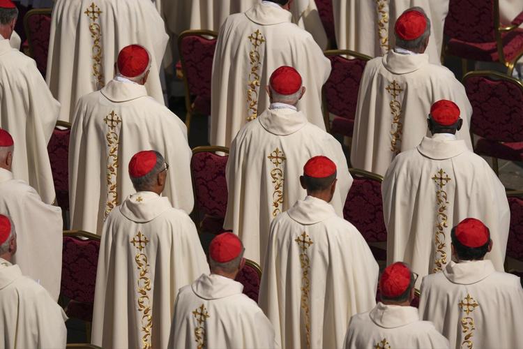 Who are the contenders to be pope? They include a theologian, a diplomat and a simple street priest