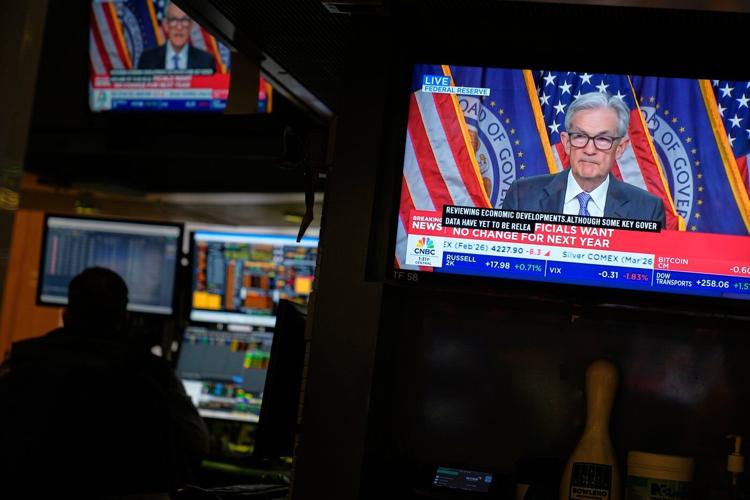 US economy expands at a surprisingly strong 4.3% annual rate in the third quarter