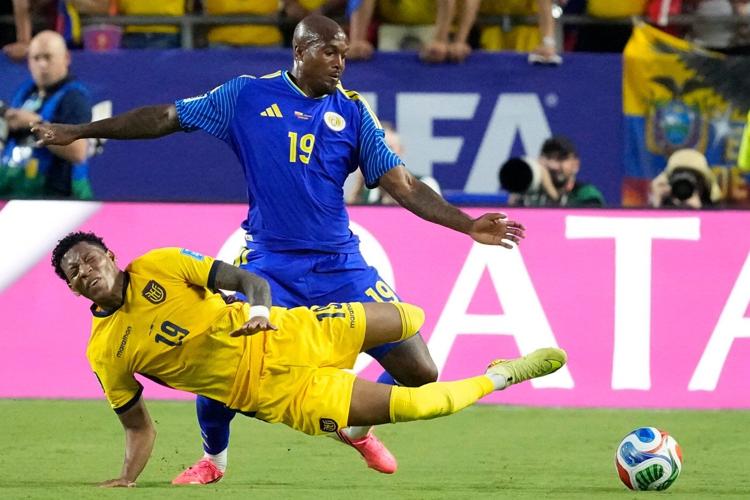 Curacao’s Eloy Room makes 15 saves in scoreless draw with Ecuador in World Cup