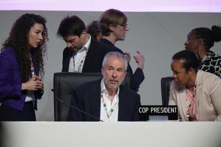 Proposed deal at UN climate talks doesn't mention fossil fuels that many nations wanted