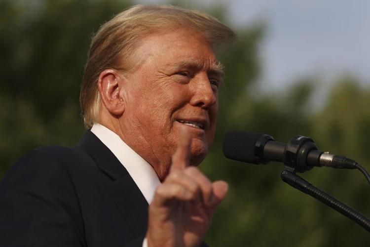 Trump holds a rally in the South Bronx as he tries to woo his hometown