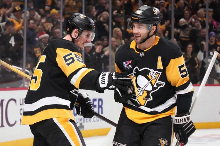 Crosby breaks Lemieux's scoring record, Penguins beat Canadiens 4-3 in shootout