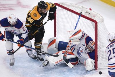 NHL roundup: Surging Oilers blank slumping Bruins 4-0