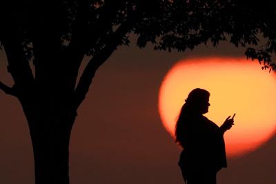 Climate tracking apps measure your carbon footprint. Here's how they work