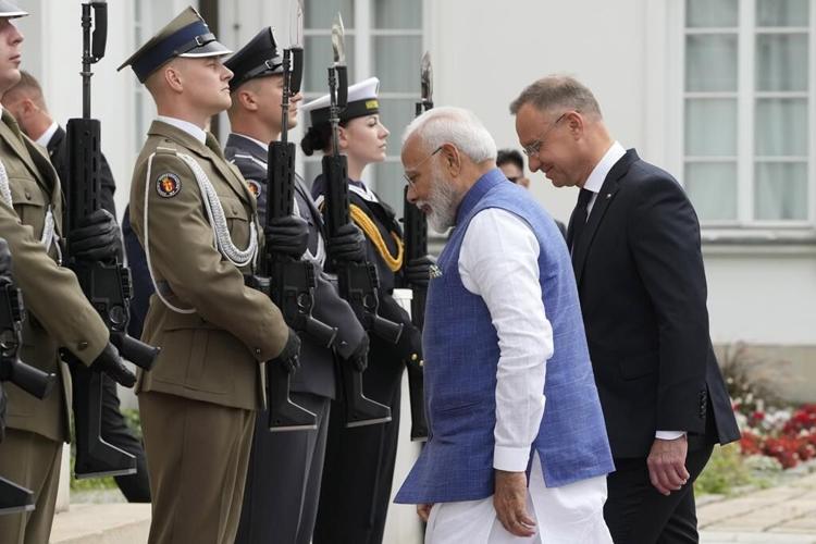 India's Modi urges efforts to end Ukraine war after talks in Poland