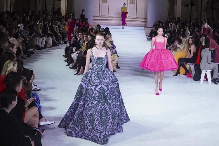 Carolina Herrera finds royal drama, opulence at NYFW