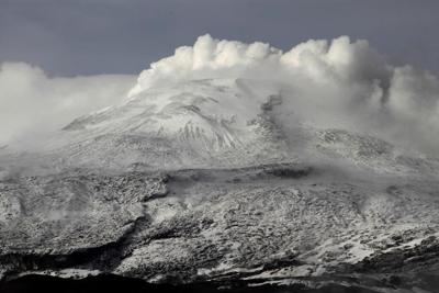 Colombia evacuates families living near active volcano