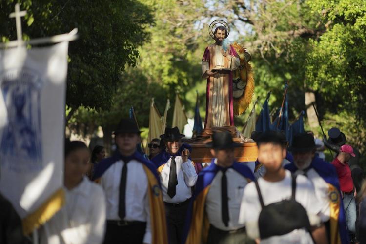 Thousands flock to central Mexico to celebrate Saint Mark's Day