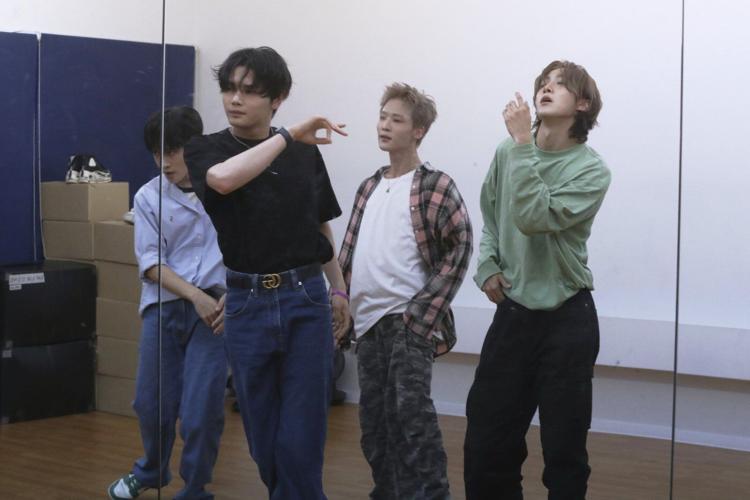 K-pop band 1VERSE debuts with 2 North Korean defector members