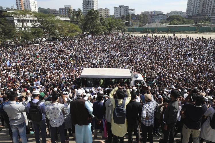 Lawyers in southeastern Bangladesh boycott courts after violence kills 1