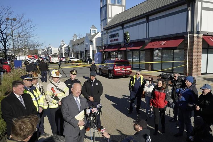 Man charged with reckless homicide in Apple store crash