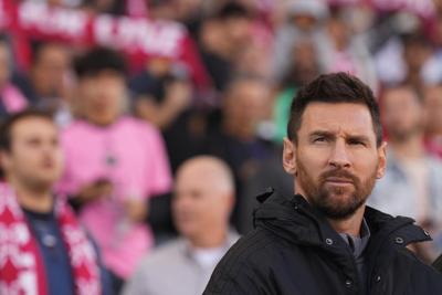 Inter Miami star Lionel Messi draws a crowd for arrival at Toronto's BMO Field