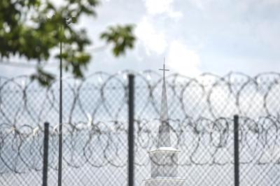 Ex-Mississippi prison guard pleads guilty to federal charge in 2019 inmate beating