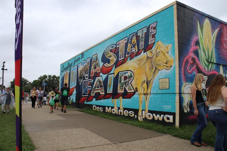 Pork and politics: ��ɫtvs bring trade pitch to Iowa state fair