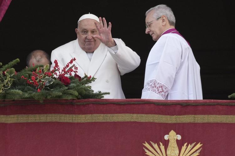 Pope urges 'all people of all nations' to silence arms and overcome divisions in Christmas address