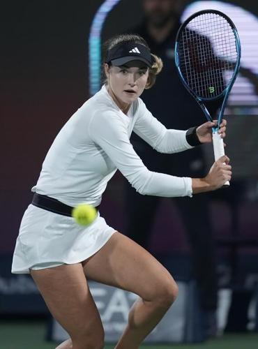 No. 1 Swiatek loses to Kalinskaya in Dubai semifinals. Paolini awaits in final